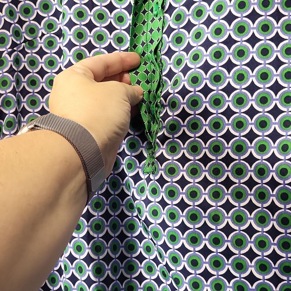 Banana Republic Geometric Circle Print Blouse, Green Navy,‎ Size Small - Picture 11 of 11